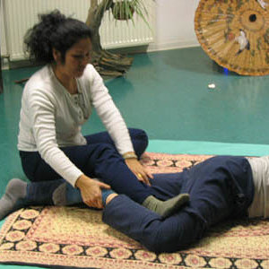 7 masaz uda stopa Serdecznie zapraszamy na kolejne, cykliczne warsztaty masaży z Azji
południowo-wschodniej, prowadzone przez Kanya Krongboon z Bangk