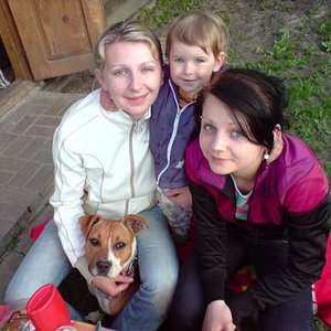 My, czyli od lewej Ja Ewa, pies Hera, Blaneczka i ciocia Celka:)